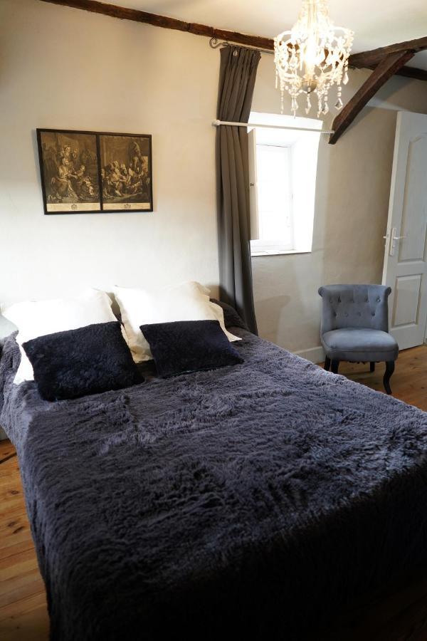 Chateau De Vassinhac Chambres D'Hotes Collonges La Rouge Room photo