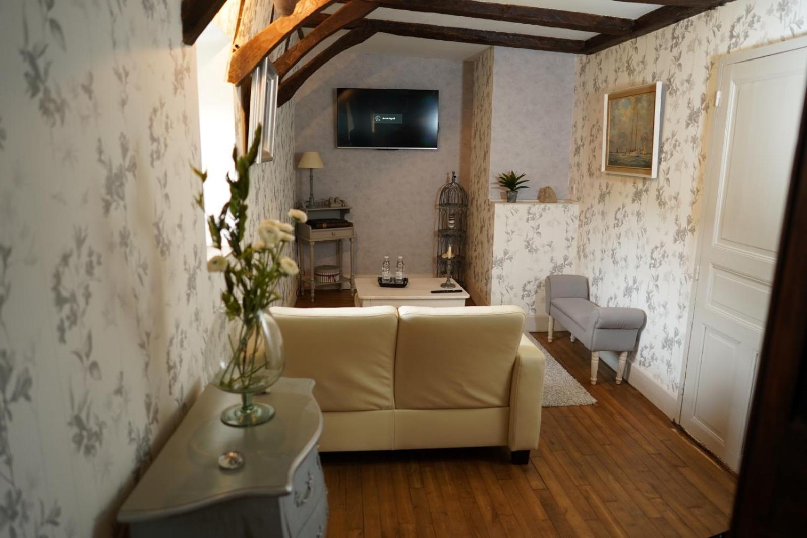 Chateau De Vassinhac Chambres D'Hotes Collonges La Rouge Room photo