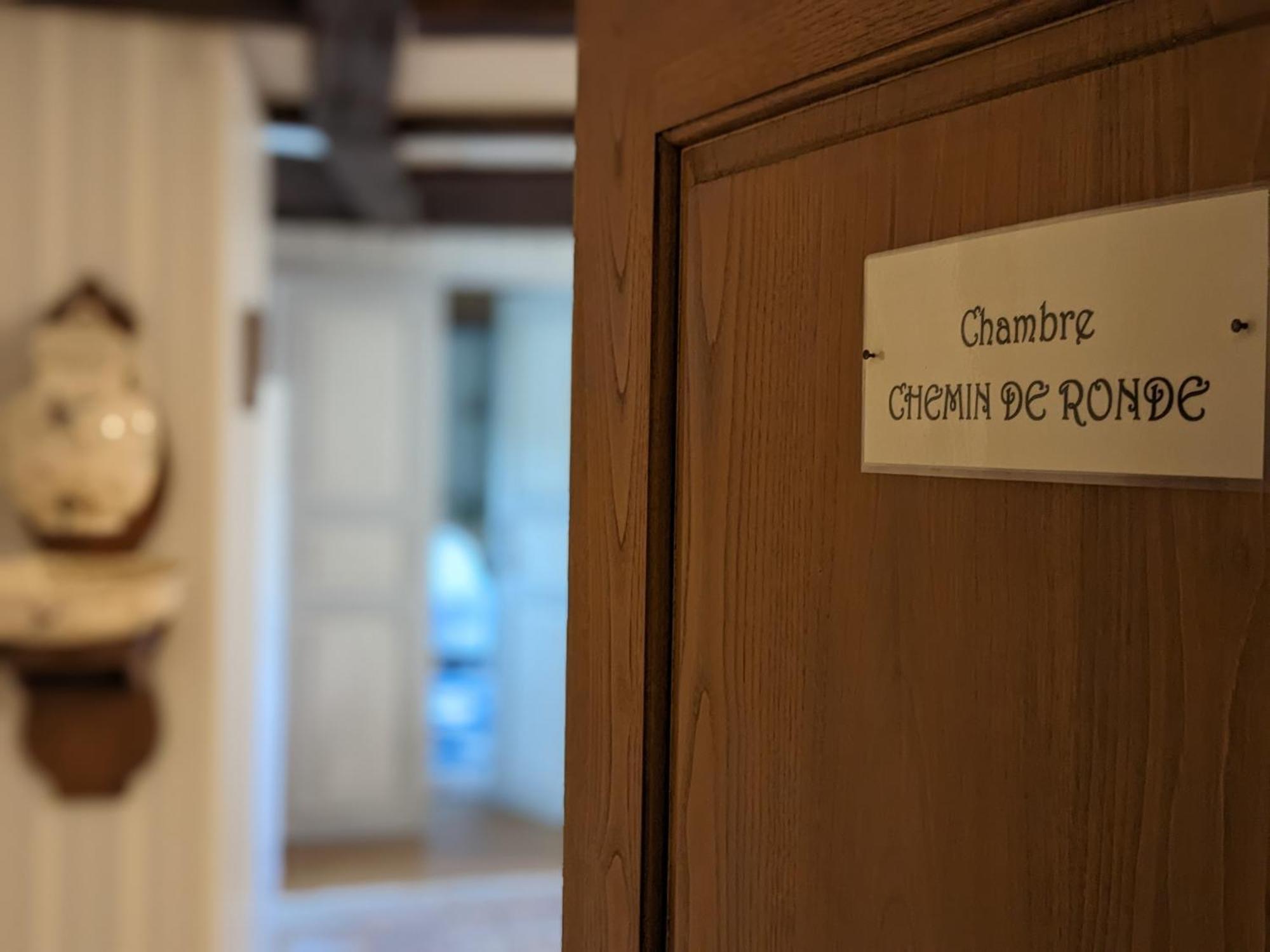 Chateau De Vassinhac Chambres D'Hotes Collonges La Rouge Room photo